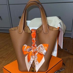 HERMES Picotin 18 Gold GHW